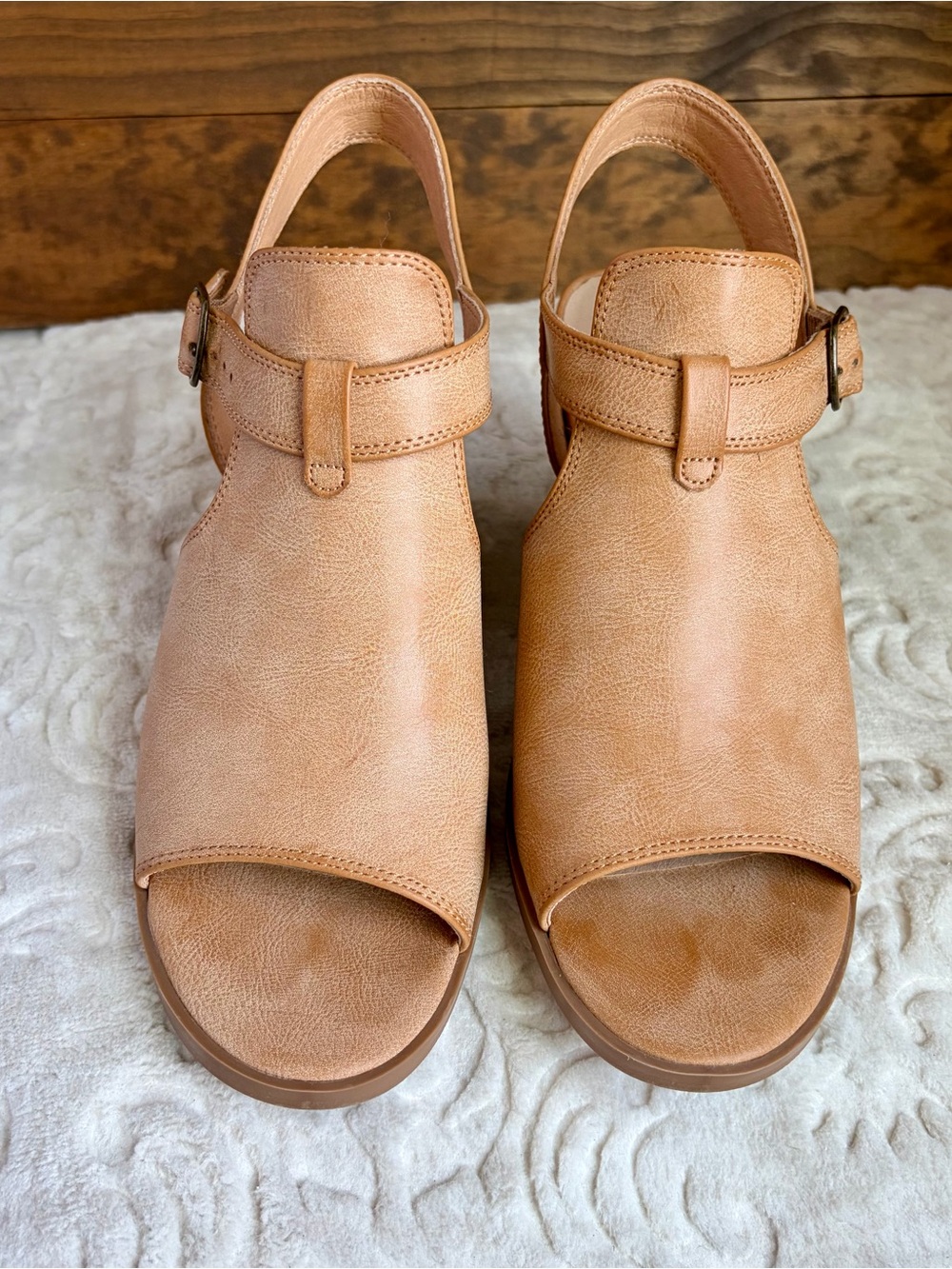 Frye and Co Sandals Gaia Tan Ankle Women Sz 10 Strap Block Heel Neutral Boho EUC - Picture 3 of 13
